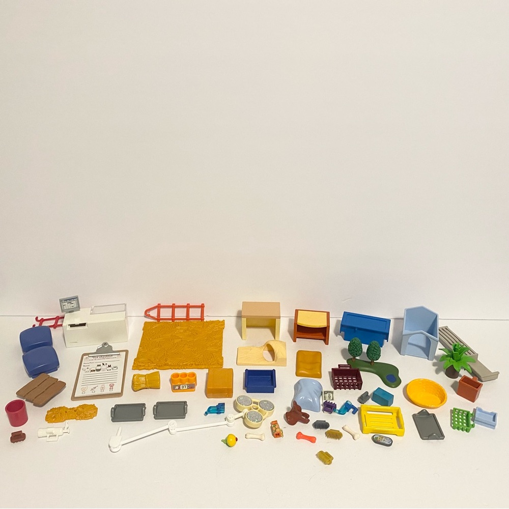 Playmobil Accessories Lot Vet Hospital Barn Critter Dollhouse Figure Bundle Toys